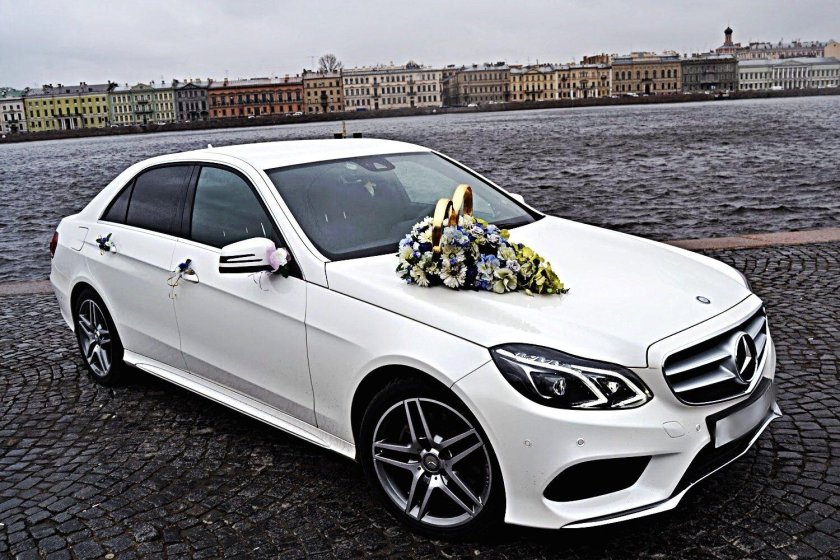 Мерседес Бенц е200