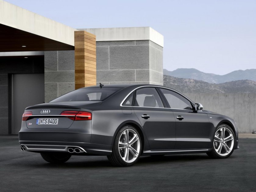 Audi a8 2015