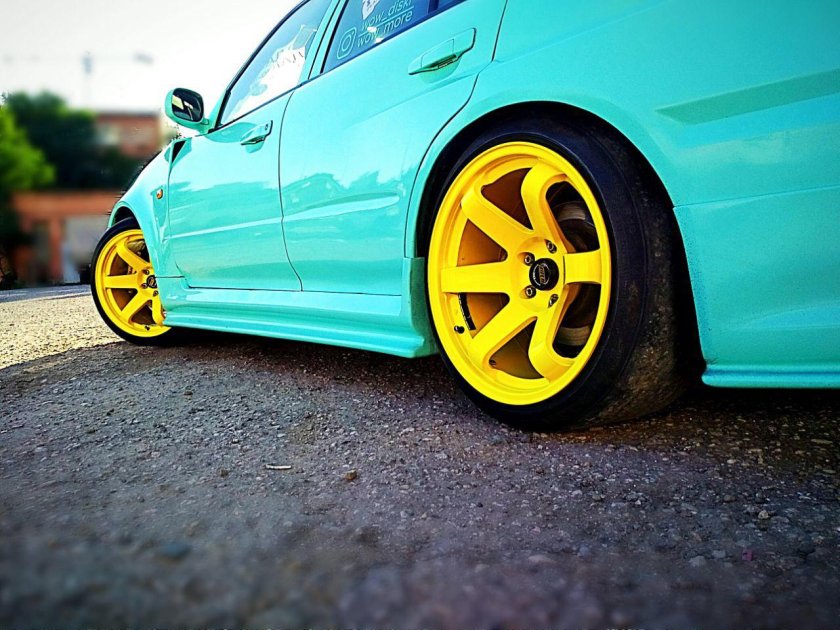 Желтые диски на авто