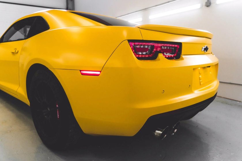 Шевроле Камаро матовый