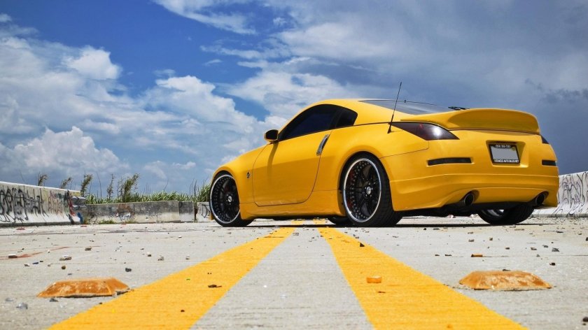 Nissan 350z Yellow