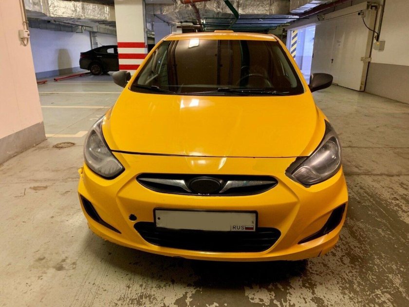 Хендай Солярис желтый