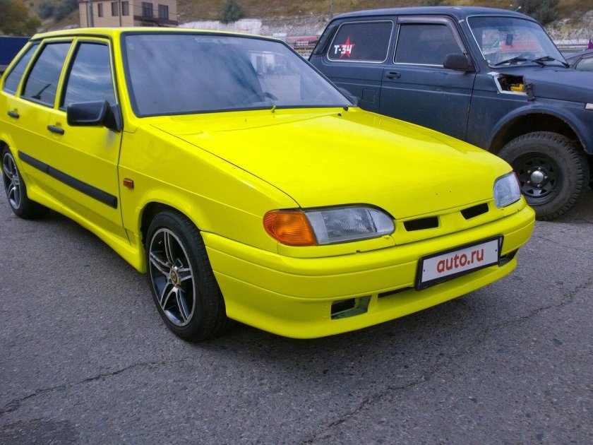 ВАЗ 2114 желтая