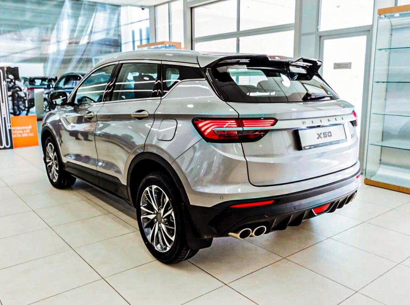 Серый geely coolray