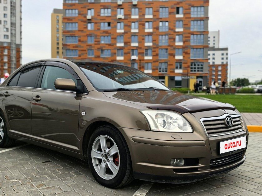 Тойота авенсис 2005 седан