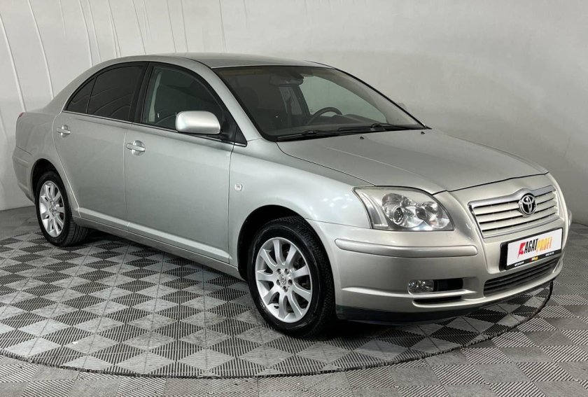 Toyota avensis 2004