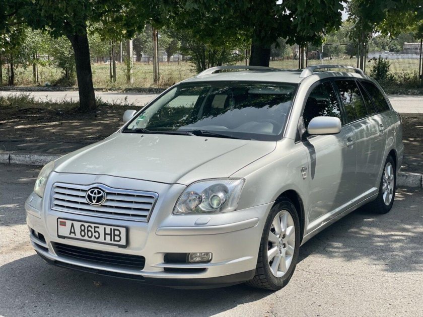 Тойота Авенсис 2006 года