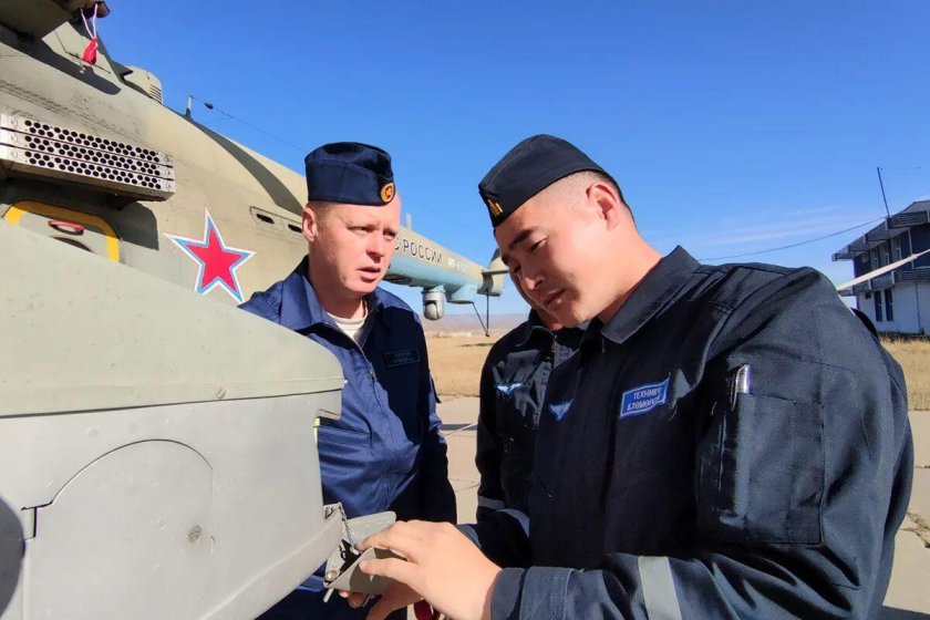 Лётчики ВВС Монголии