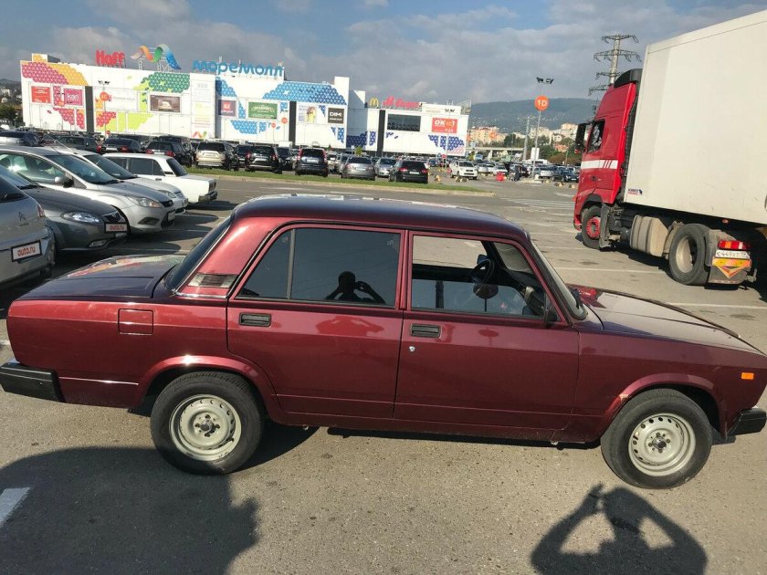 ВАЗ 2107 красный перец