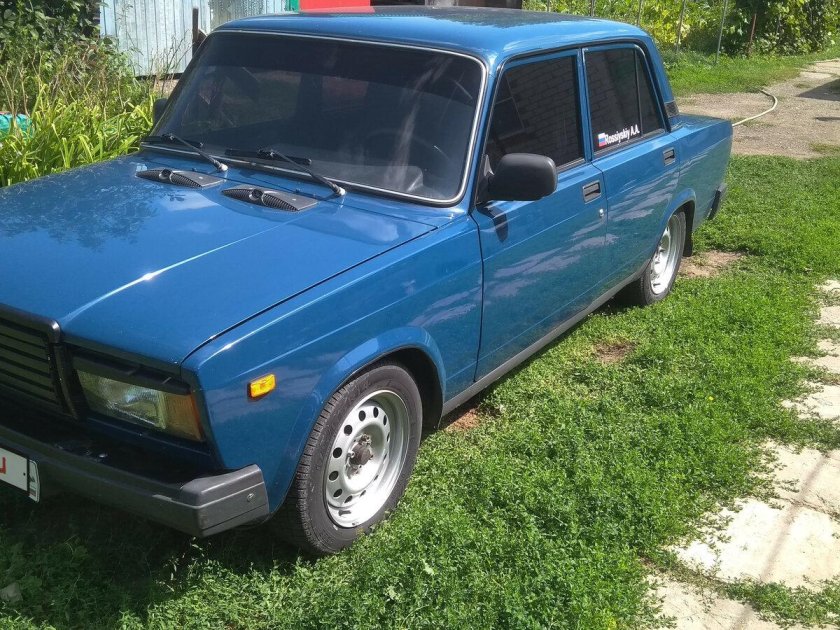 ВАЗ 2107 сине-зеленый