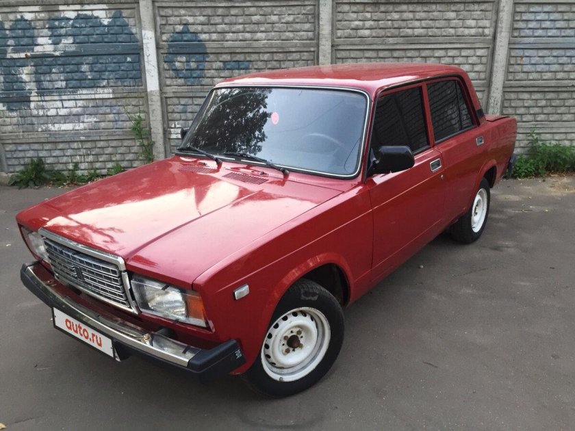 ВАЗ 2107 красная