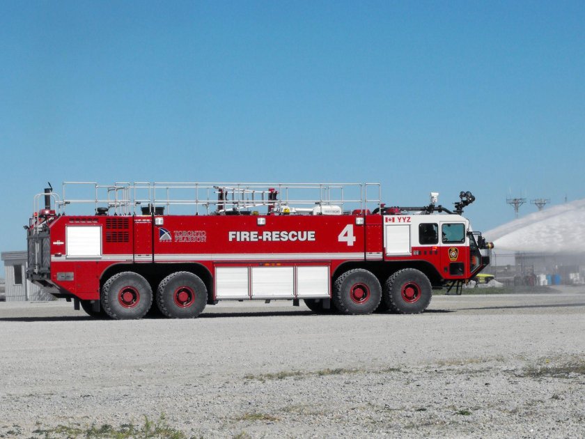 Oshkosh Striker 4500
