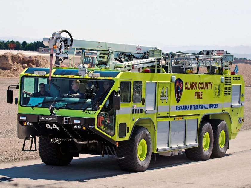 Oshkosh Striker 3000