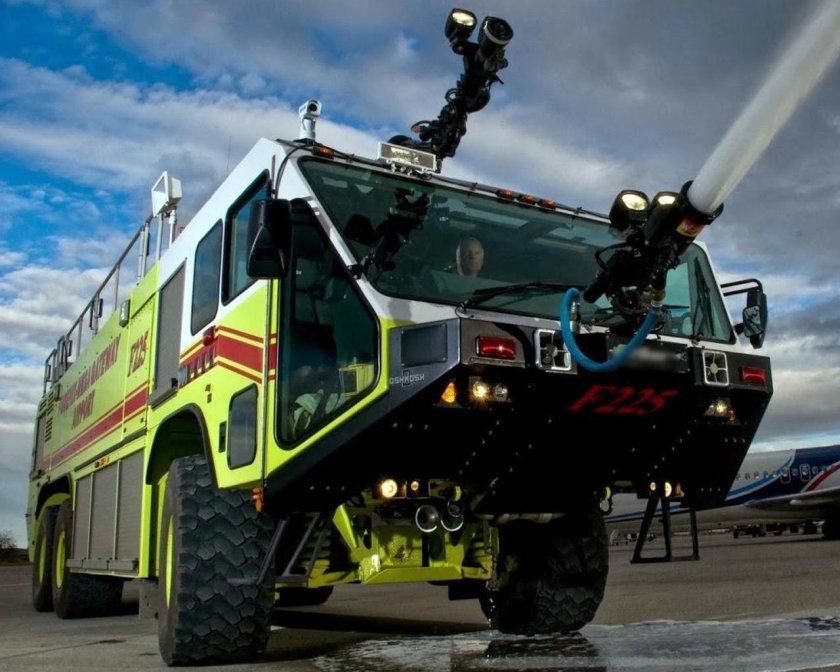 Ошкош Страйкер