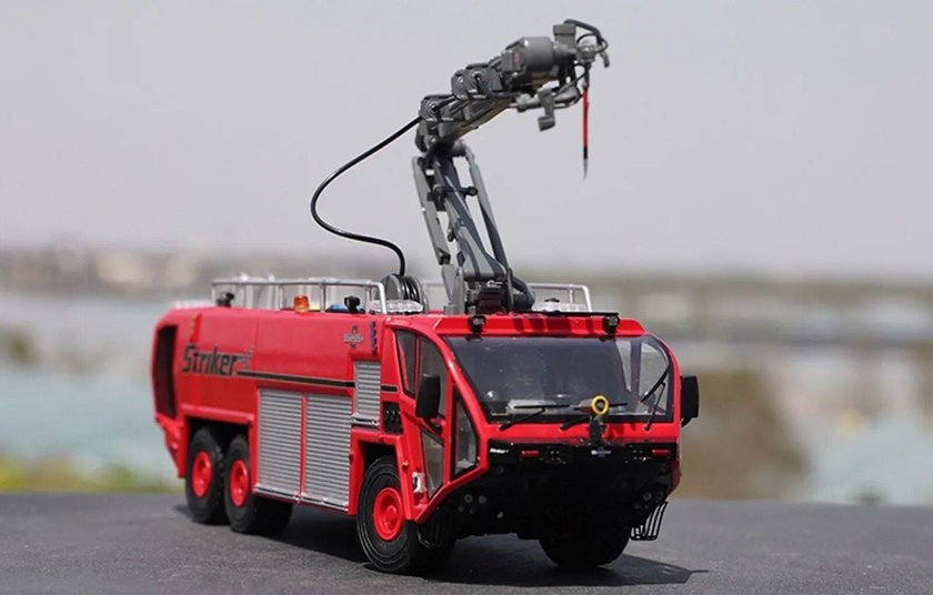 Oshkosh Striker 2000