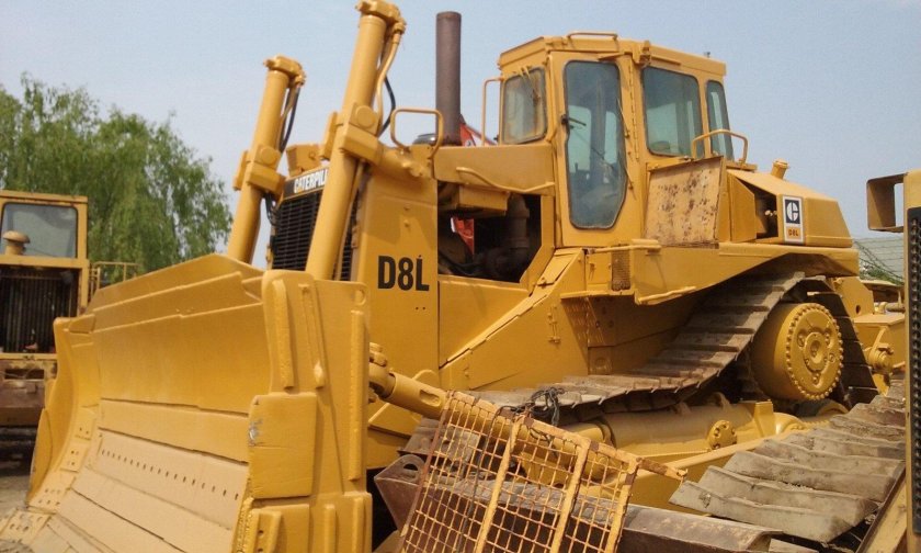 Бульдозер Cat d8r