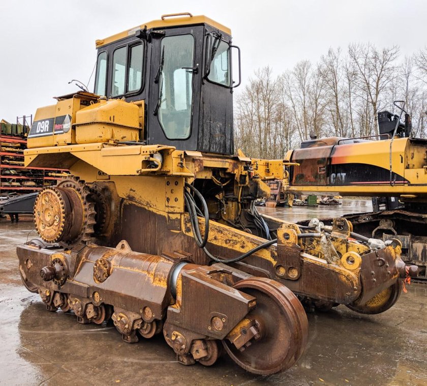 Катерпиллер бульдозер 9