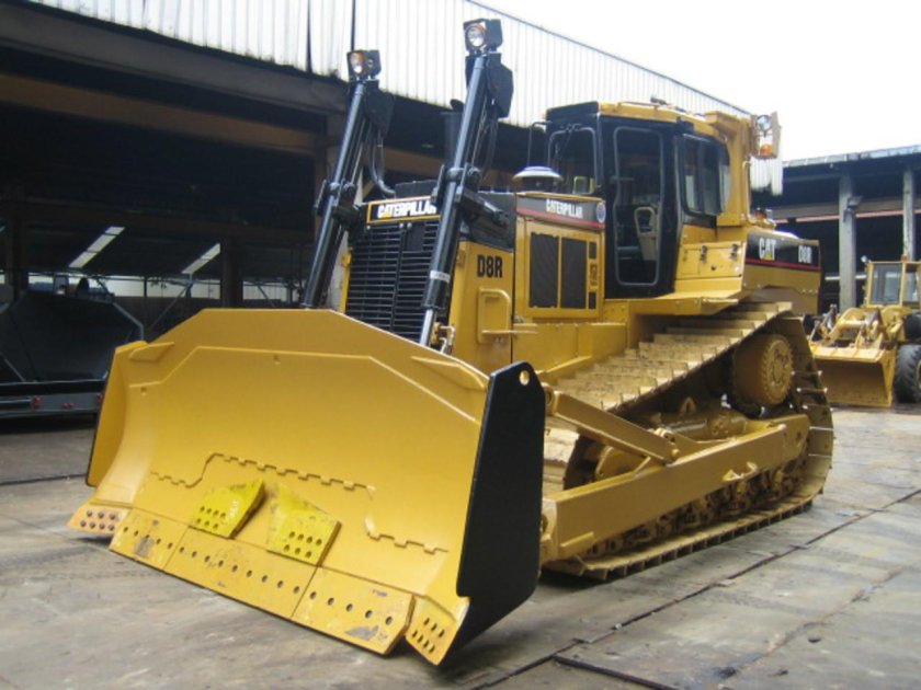 Бульдозер Cat d8r