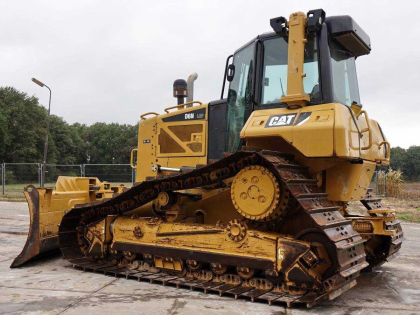 Бульдозер Cat d6