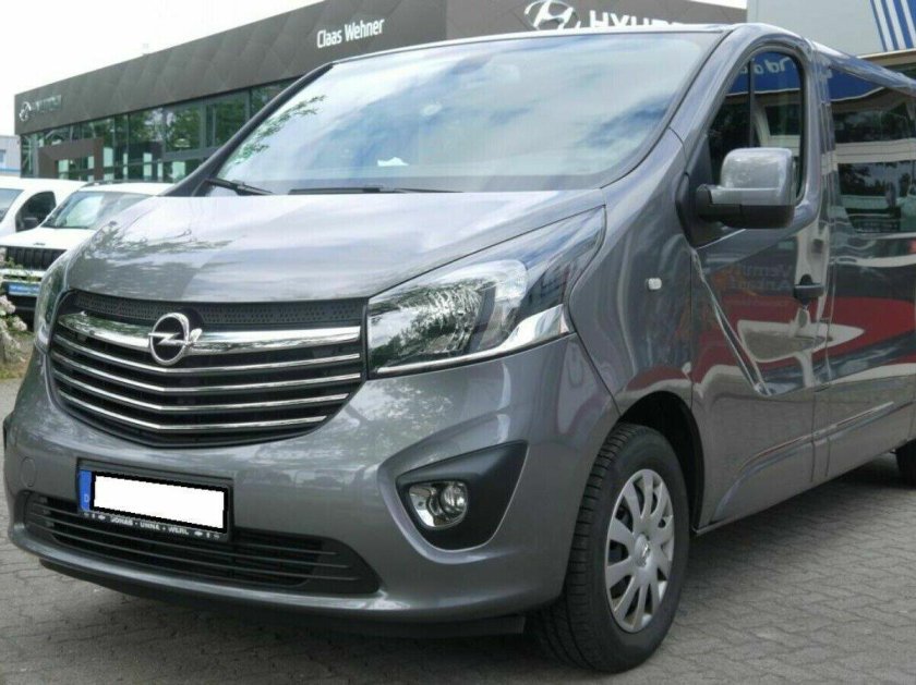 Опель Виваро серый