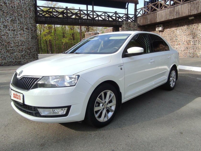 Шкода Октавия белая хоккей эдишн