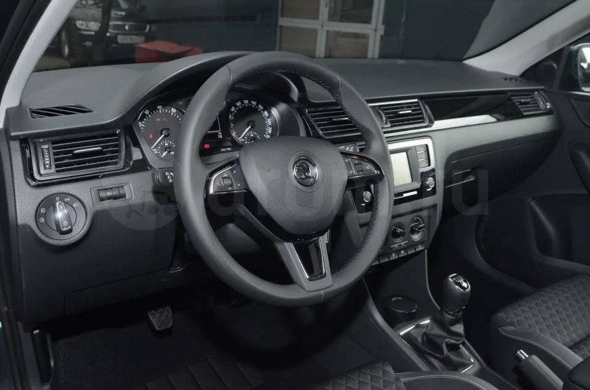 Skoda Rapid 1.6 MPI MT Ambition