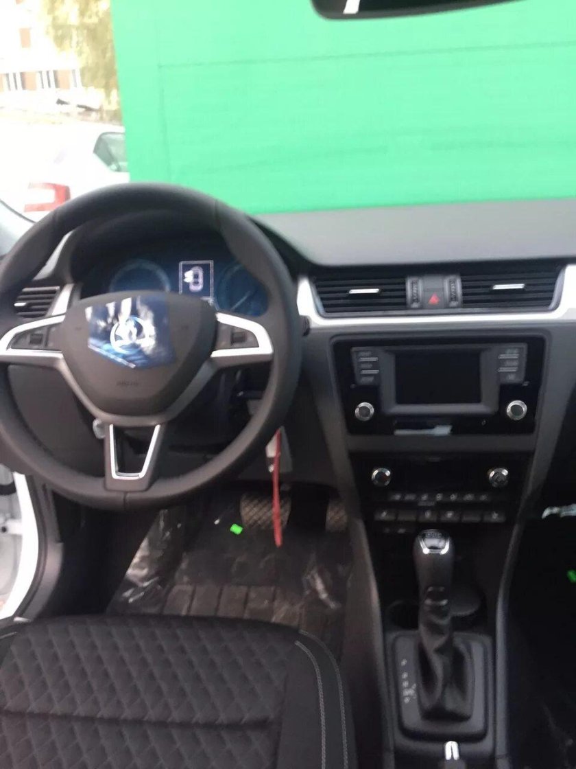 Skoda Rapid 2016 Hockey Edition салон