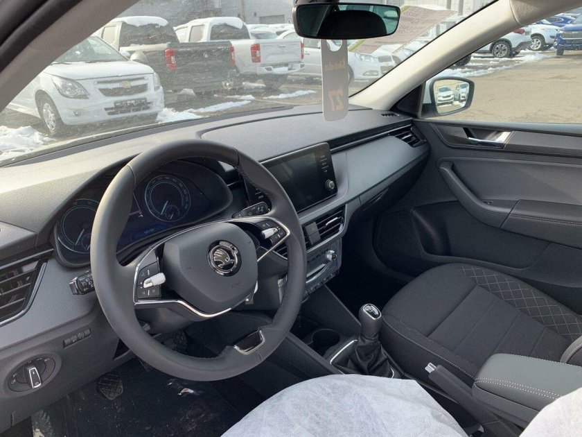 Шкода Рапид 2022 салон