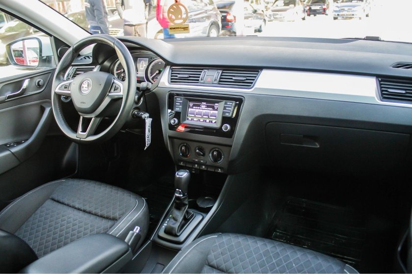 Skoda Rapid 2015 Hockey Edition