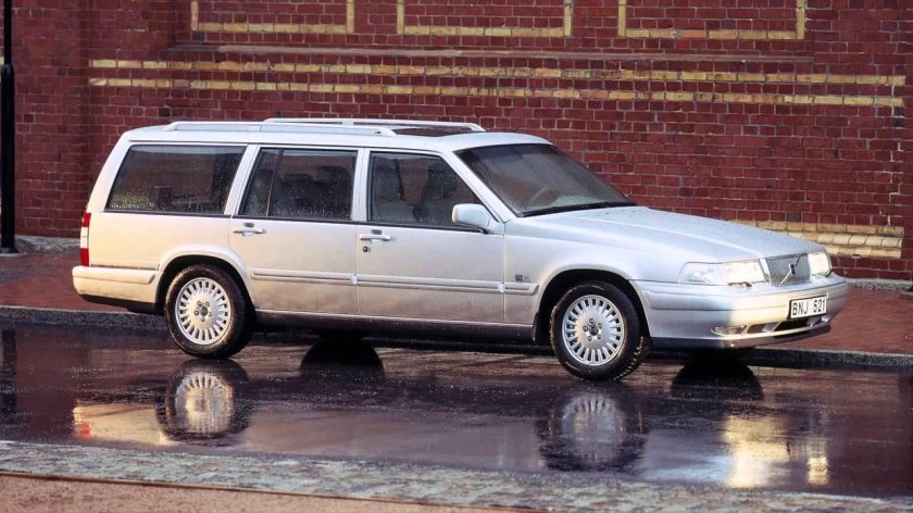 Volvo универсал v90