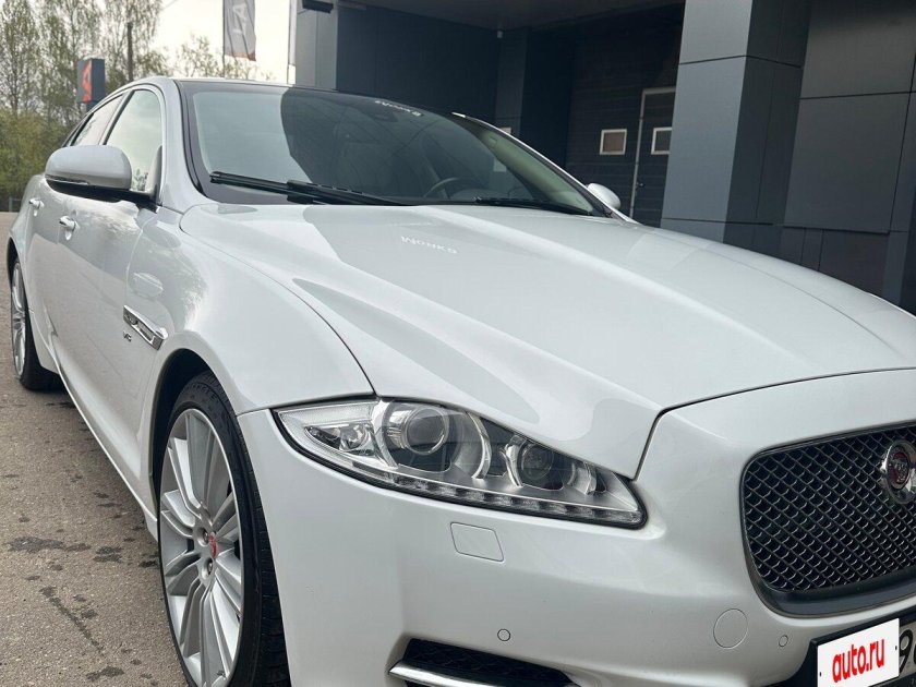 Jaguar xj 2010 белый