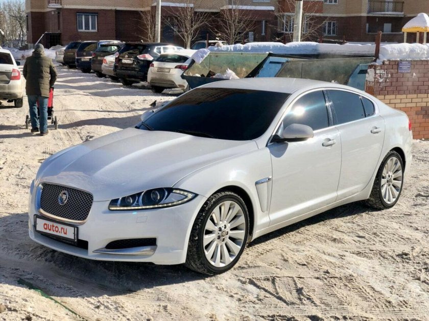 Ягуар XF 2012 белый
