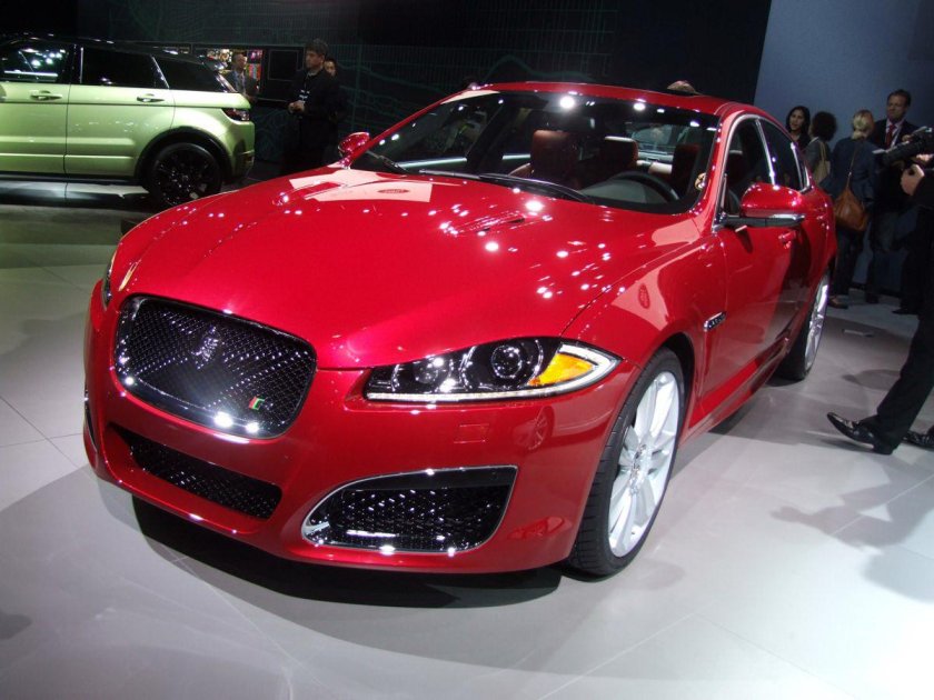 Ягуар XF 2012