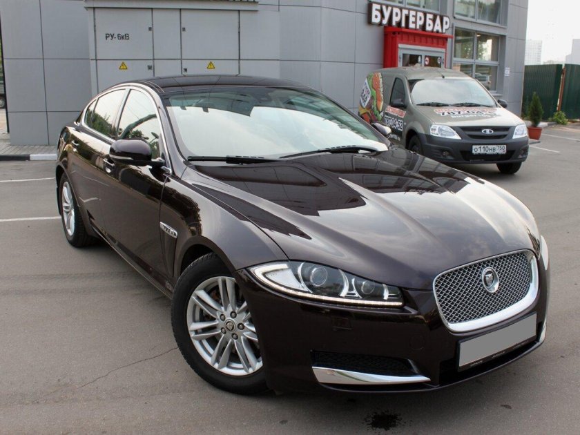 Ягуар XF 2012
