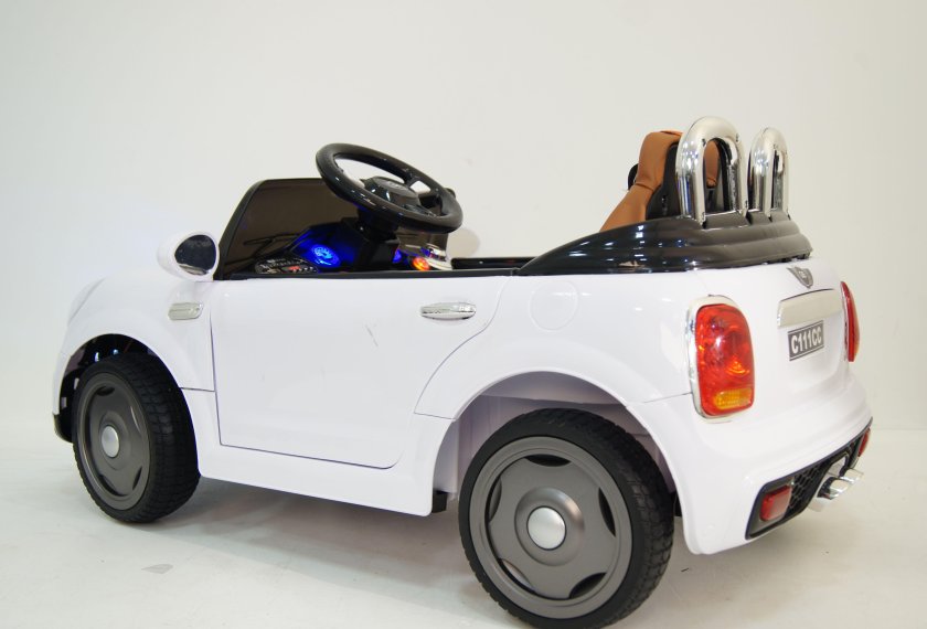 RIVERTOYS электромобиль c111cc