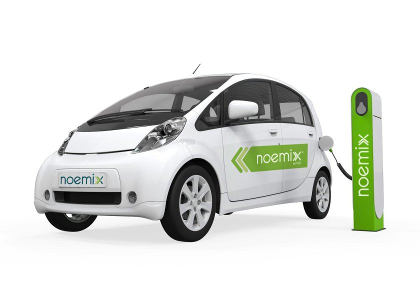 Электромобиль без фона