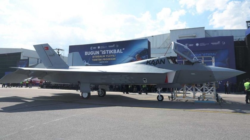 Турецкий самолет Каан