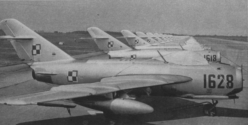 Аргентина первый реактивный самолет