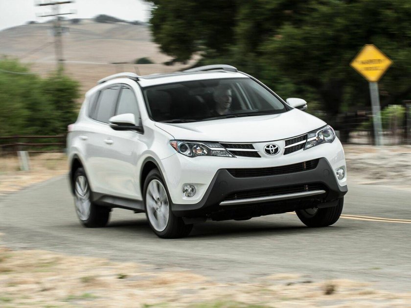 Toyota rav4 2014 белая