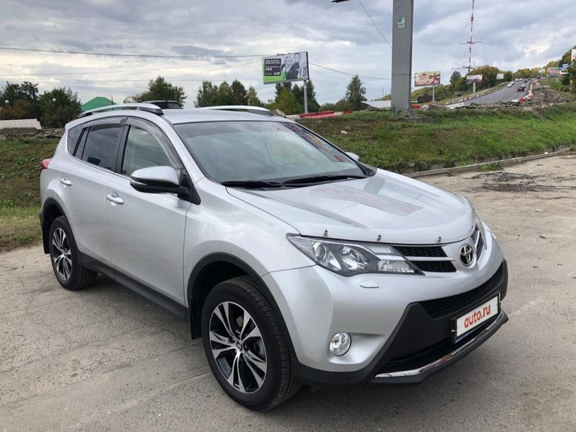 Toyota rav4 2014 белая