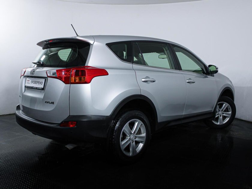 Тойота рав 4 2014 в Москве