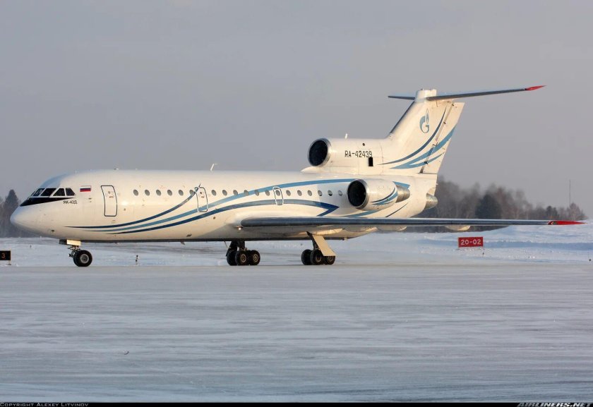 Як 42 Газпромавиа