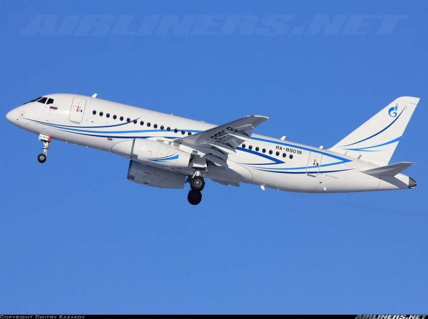 Самолёт Суперджет 100 Газпромавиа