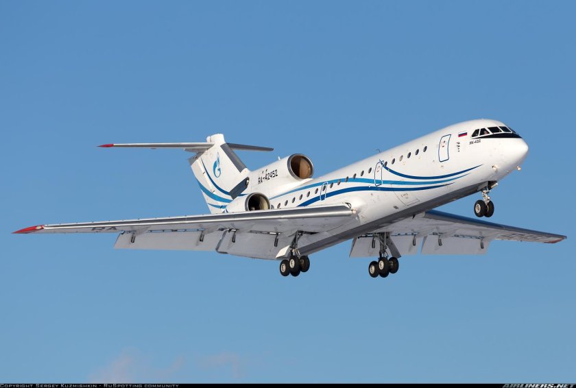 Як 42 Газпромавиа