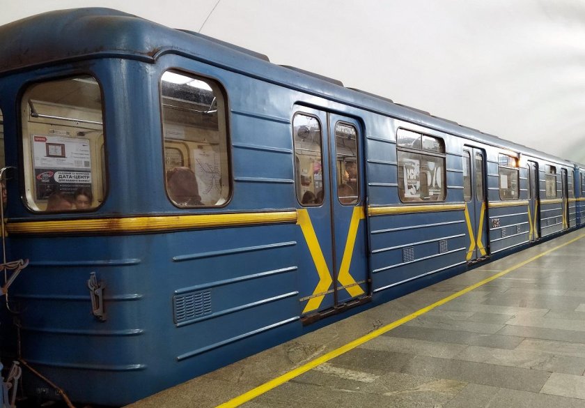 Вагон метро