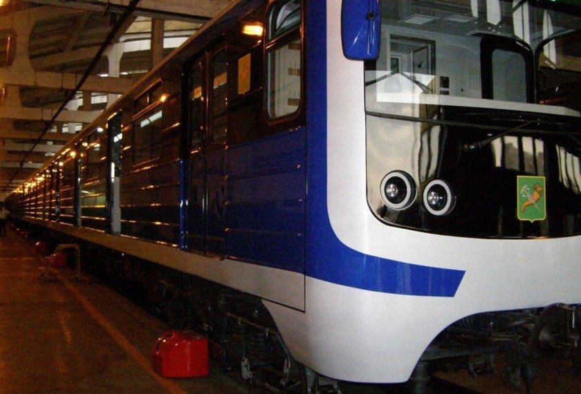 Харьков метро поезд