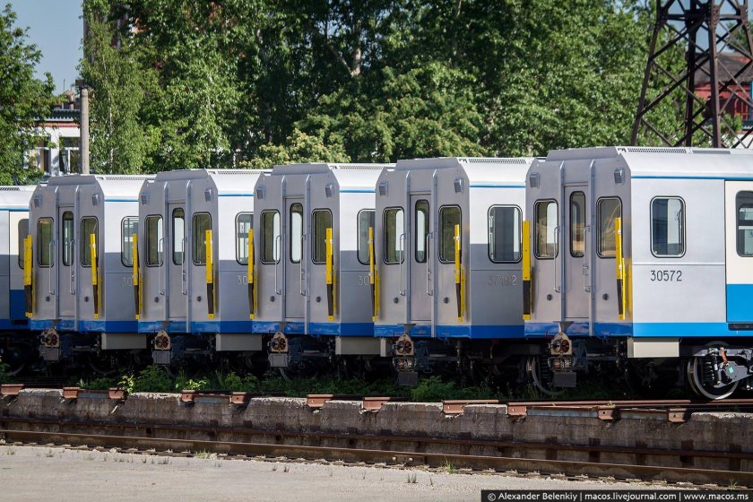 81-553.1/554.1/555.1 Славутич