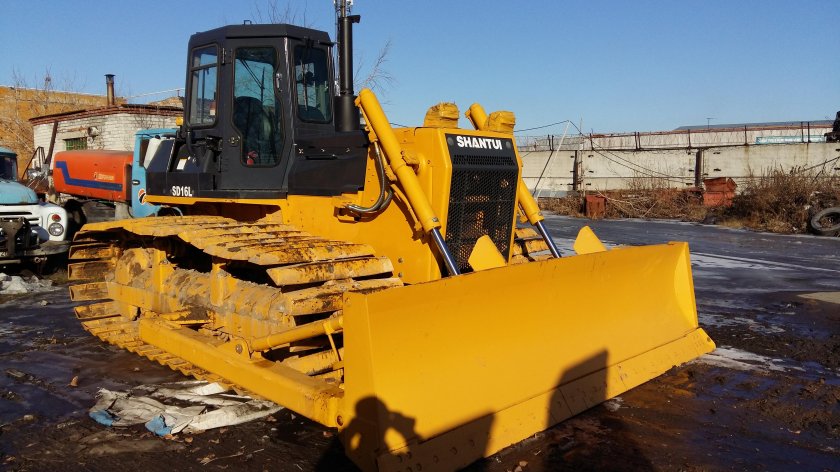 Рабочий на бульдозере