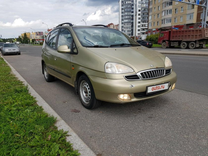 Дэу Такума 2002