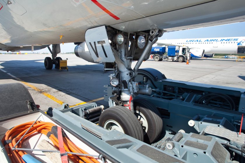 Безводильный тягач Goldhofer AST 3